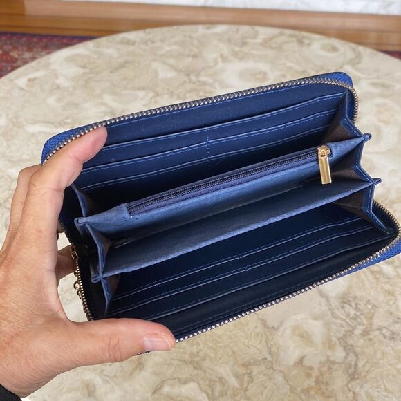 NEW Embossed Leather Long Zippered Wallet - Picture 8 of 14